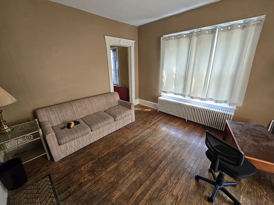 9 Pleasant St #2
