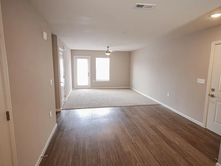 Cityline Apartments — Photo 8