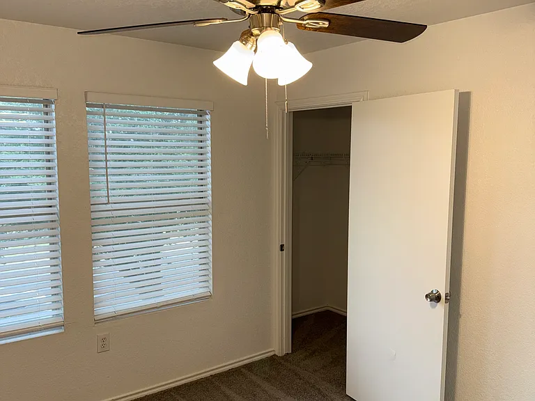 7238 Azalea Sq — Photo 12
