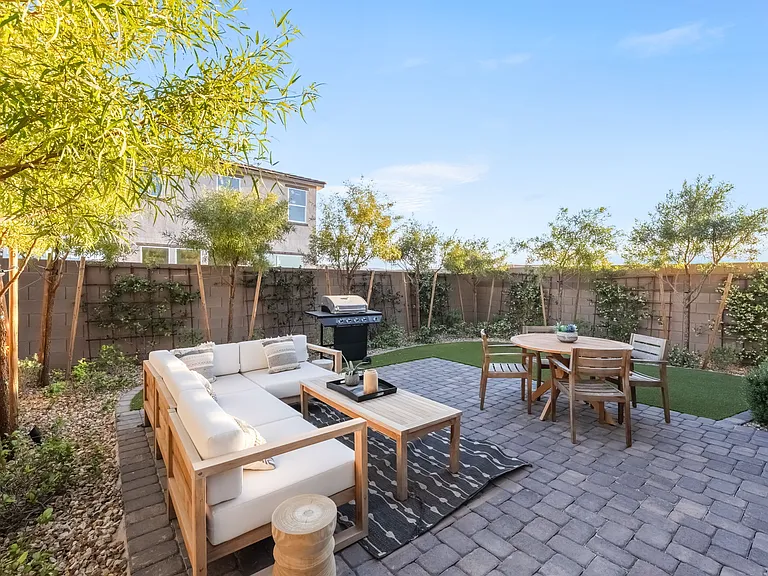 4327 W Gary Ave — Photo 2