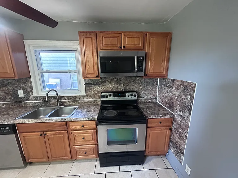 13 Winfield Ave #1 — Photo 3