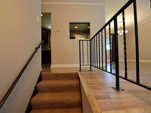 4th image of 7852 Sprucewood Ave