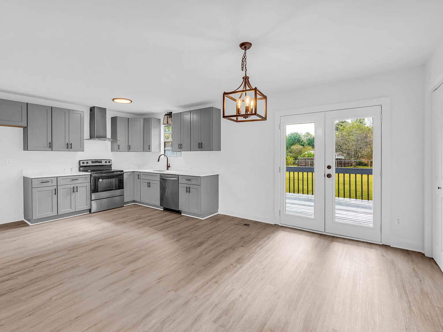 3 bed, 2.0 bath, 1508 sqft, $2,000 — Photo 4