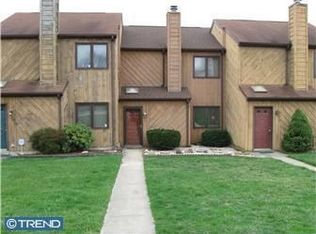 251 E Green Valley Cir, Newark, DE 19711