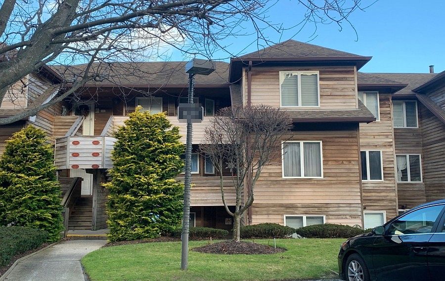 1st image of 414 Fox Hill Dr