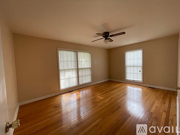 4th image of 1107 Scottland Dr #1107