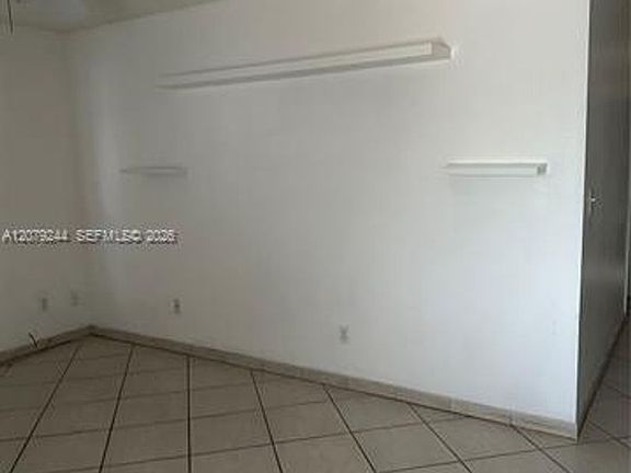 4th image of 6104 Pierce St #6104