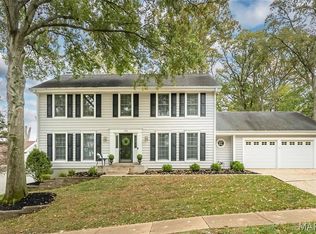 734 Chancellor Heights Dr, Ballwin, MO 63011