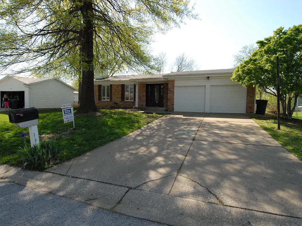 10 Jenny Lind Dr