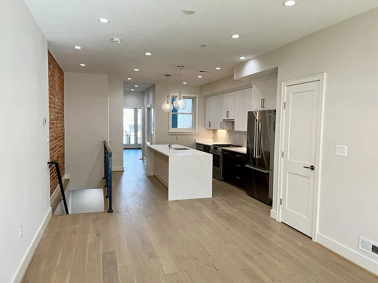 1125 Fairmont St NW — Photo 3