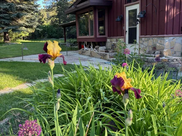 211 N Piney Rd, Story, WY 82842