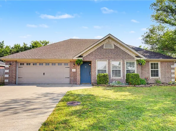 877 Richland Creek Ave, Elkins, AR 72727