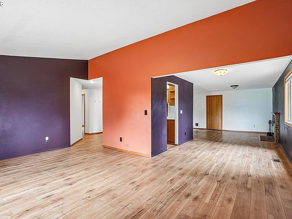 4th image of 176 NE 172nd Ave