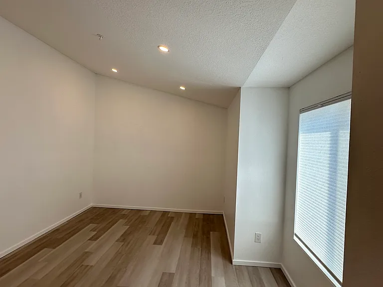 7943 SW 17th Ave #1 — Photo 5