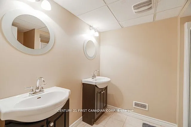 216 Irving Pl #LOWER — Photo 13