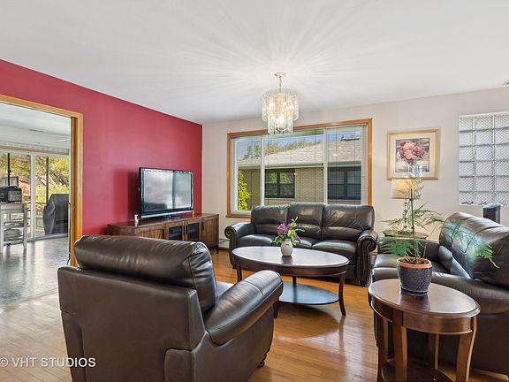 3rd image of 6244 N Legett Ave