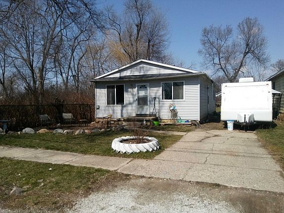3rd image of 1061 Clovis Ave