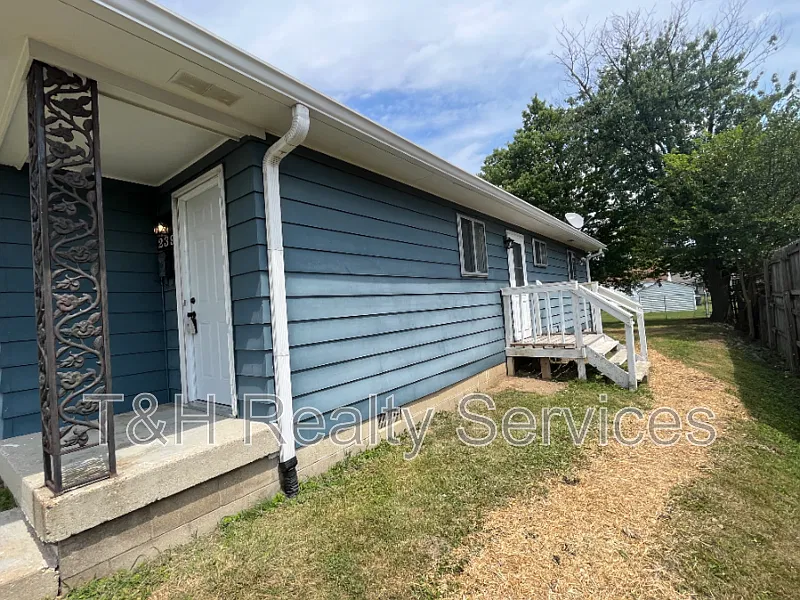 2 bed, 1.0 bath, 936 sqft, $1,100 — Photo 4