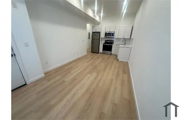 Building Photo - 5102 Arch St #2