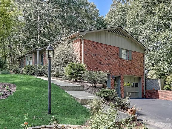 4th image of 514 Starmount Ln