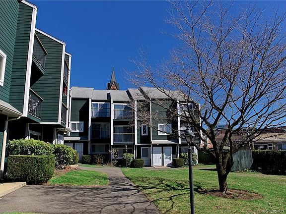 2nd image of 22 Dr Martin Luther King Jr Dr APT A-5