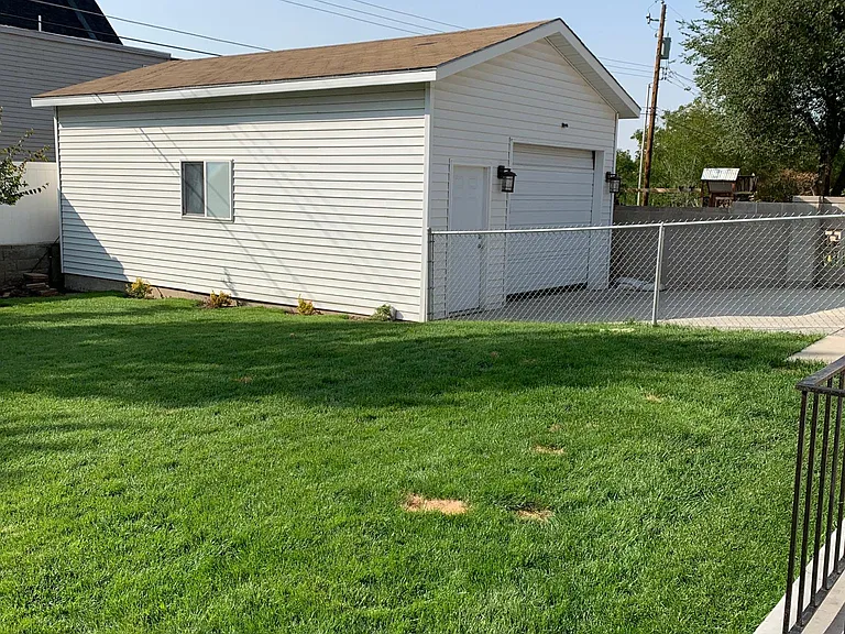 10566 S Carnation Dr — Photo 12