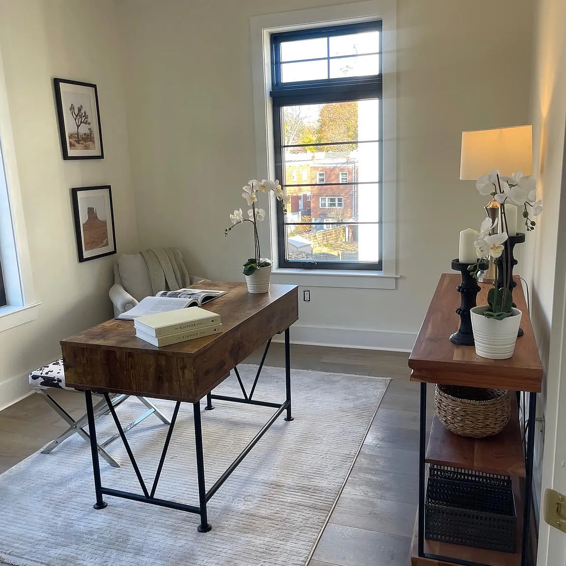 4 bed, 2300 sqft, $4,400 — Photo 2