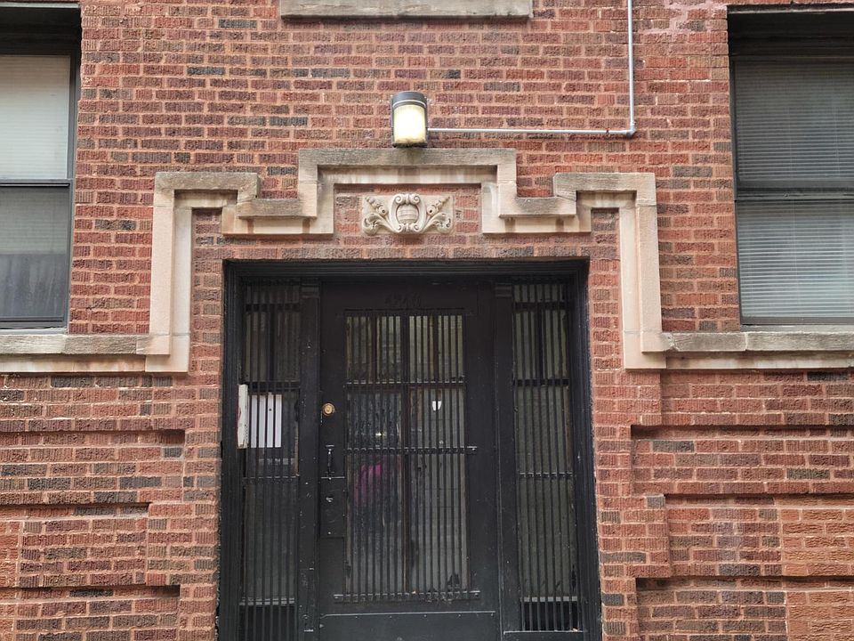 1st image of 4248 S Michigan Ave