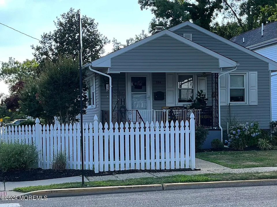 106 Leighton Ave
