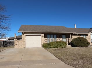 2106 S White Oak Dr, Wichita, KS 67207