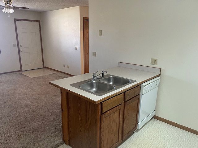 1st image of 612 N New St