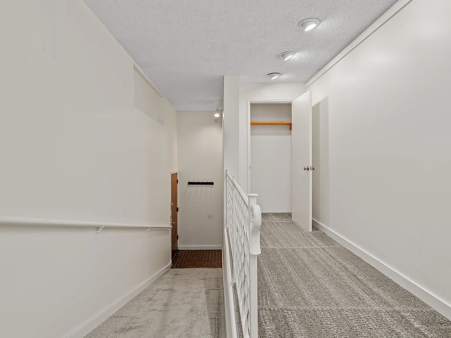 2 bed, 1136 sqft, $1,895 — Photo 4