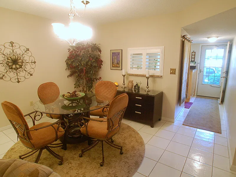Dining Area - Foyer
