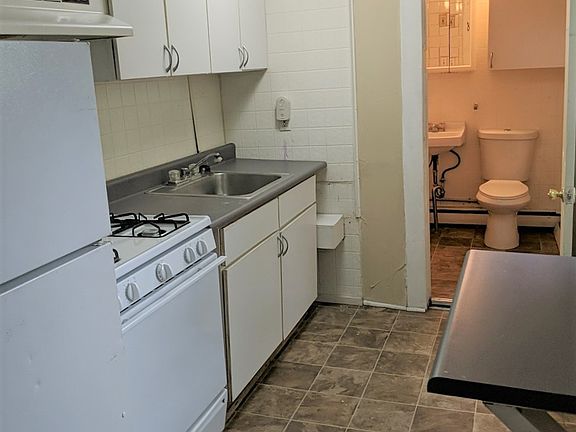 2nd image of 105 Philip St #2