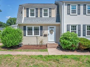 10 Redbud Ln #10, Glastonbury, CT 06033