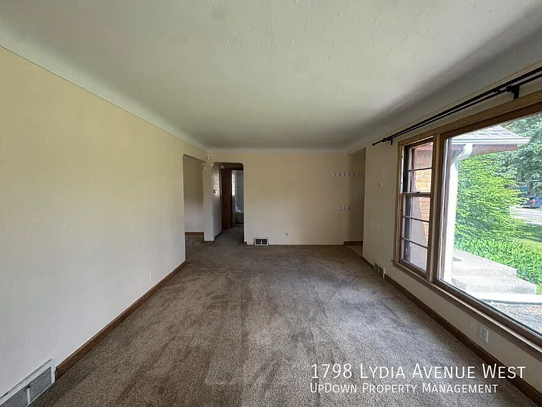 1798 Lydia Ave W — Photo 13