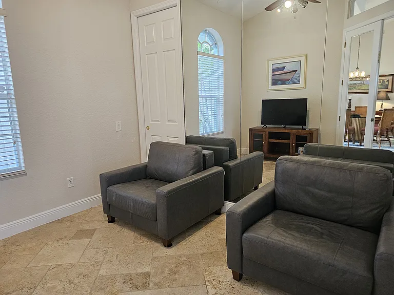 3119 Diplomat Pkwy W — Photo 10