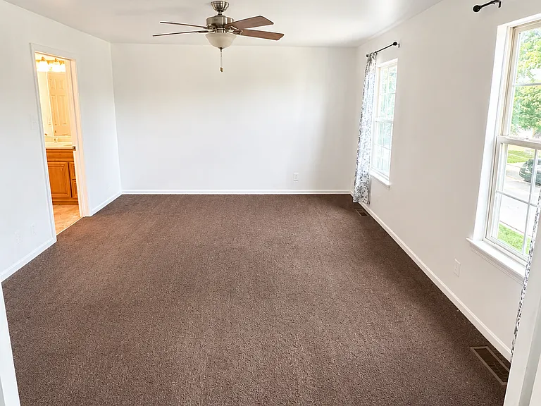 22259 W Niagara Ct — Photo 6