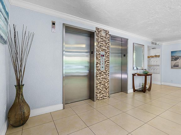 5th image of 605 Oaks Drive #501