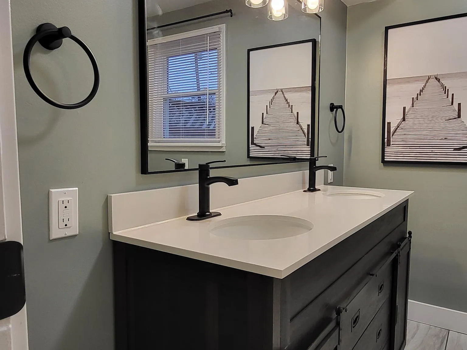 2 bed, 800 sqft, $1,775 — Photo 1