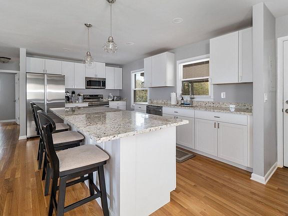 5th image of 1910 Wickland Dr
