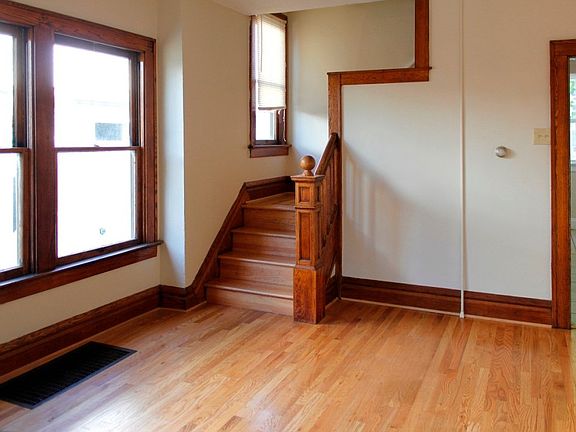 3rd image of 106 W Northwood Ave