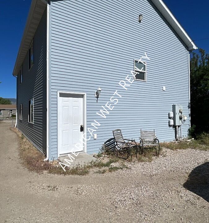 1st image of 1580 32nd St APT B