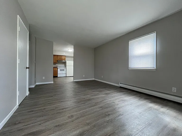 1210 Hilltop — Photo 3