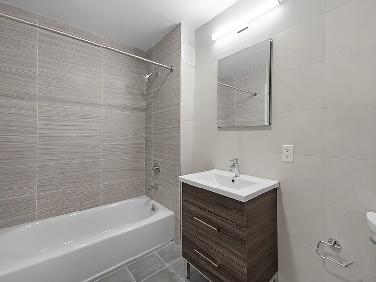 360 E 65th St #A — Photo 21