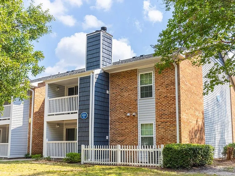 Keswick Apartments — Photo 21