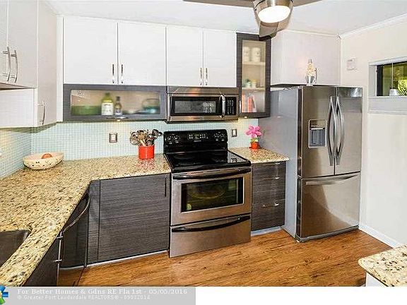 4th image of 2450 NE 15th Ave APT 309