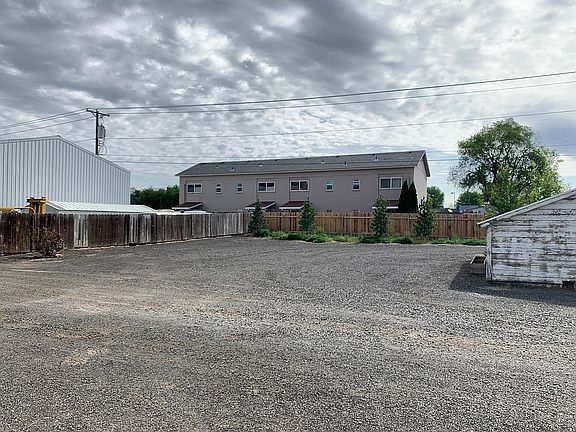 3rd image of 410 N Burke Ave