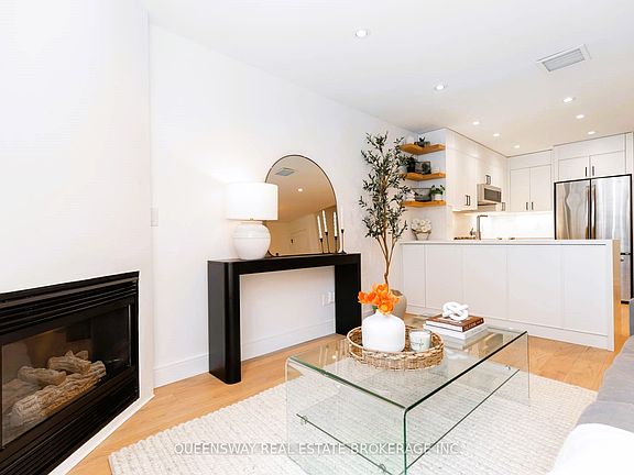 3rd image of 232 Saint George St #19