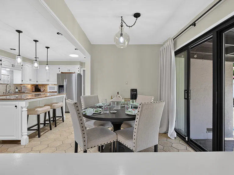 1106 Lake Home Dr — Photo 12